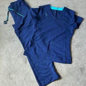Women’s scrubs size extra small, navy